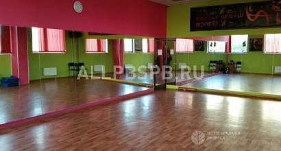 Продажа:  прибыльная школа танцев у метро с вывеской