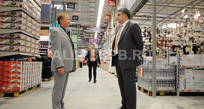 Крупный оптовый интернет-магазин с чистой прибылью 2 500 000 руб./мес. и три розничных магазина в Санкт-Петербурге