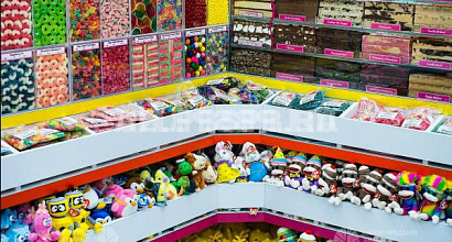 Магазин сладостей в крупном торговом центре