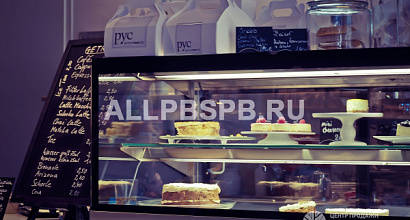 Бистро на улице с высокой проходимостью