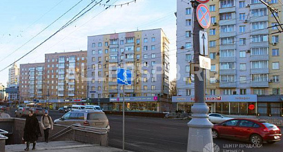 Аренда:  Торговое помещение, 195 м, 30 м. - м. Октябрьская 