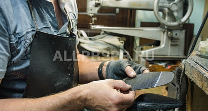 Две мастерские по ремонту обуви и зонтов