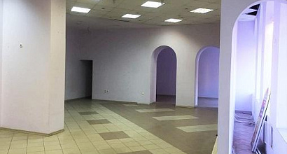 Помещение в аренду под магазин на Садовой