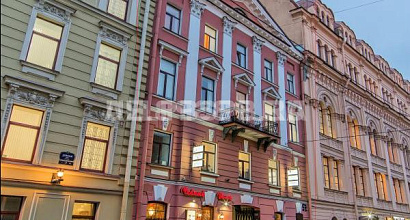 Здание в историческом центре города под гостиницу или бизнес центр