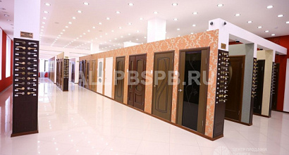 Салон межкомнатных и входных дверей в торговом центре