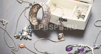 Прибыльный магазин бижутерии и аксессуаров в ТРК