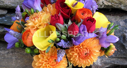 Магазин цветов и подарков недалеко от станции метро