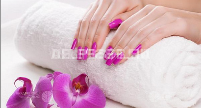 Островок маникюра в торговом комплексе