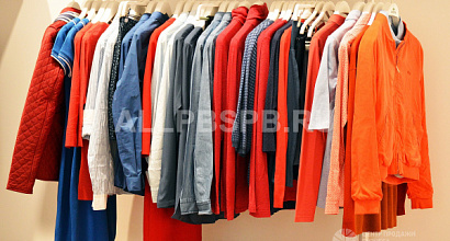 Розничная продажа салона женской одежды известной сети