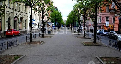 Продается универсальное помещение в &quot;золотом треугольнике&quot; Санкт-Петербурга