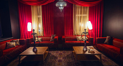 Лаунж-бар в центре города с уникальным дизайном