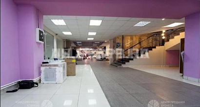 Здание с землёй