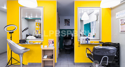 Парикмахерская в густонаселенном районе